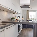 Penthouse At Marina Daire