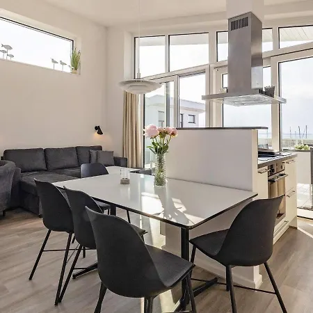 Penthouse At Marina *