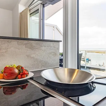 Modernes Luxusapartment An Der Marina *