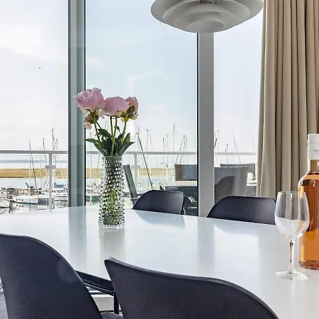 Modernes Luxusapartment An Der Marina