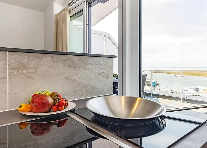 Penthouse At Marina *